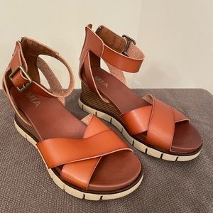 MIA comfy brown leather wedge sandals